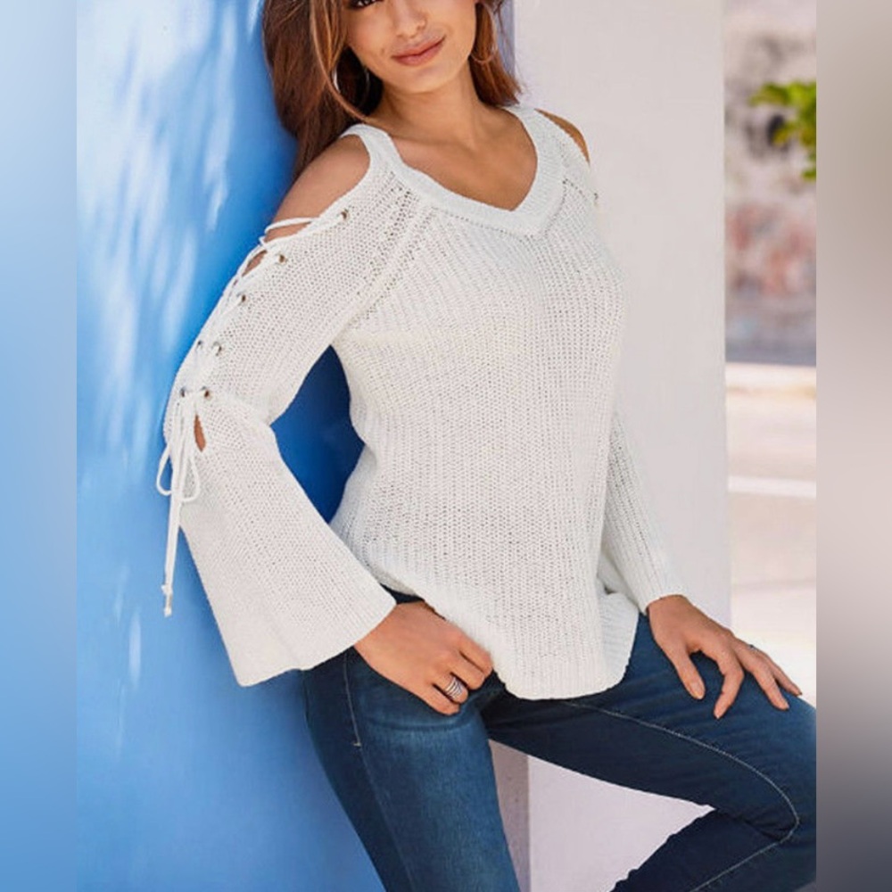 Crochet Cold Shoulder Sweater EUC Bell Sleeve White Cream Ivory Knit Cliche